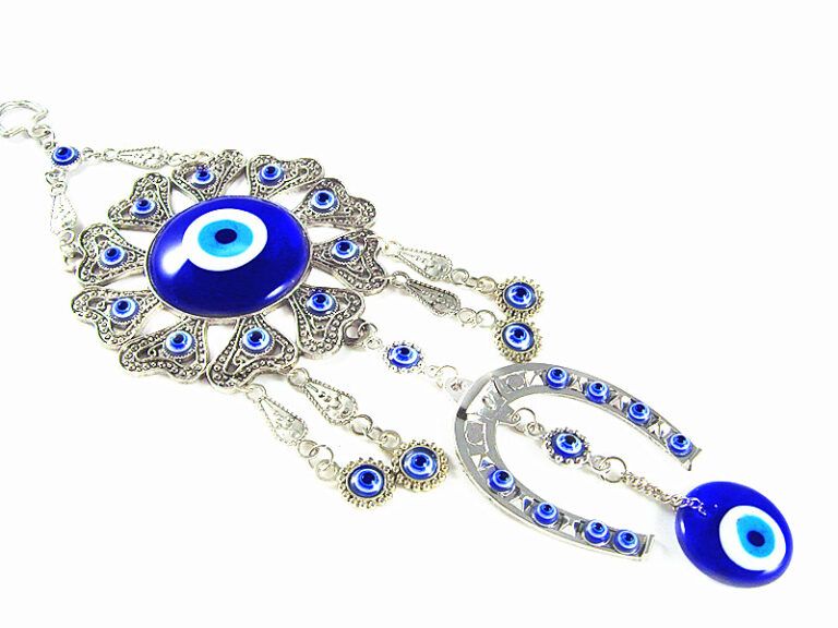 peacock with horse shoe-2